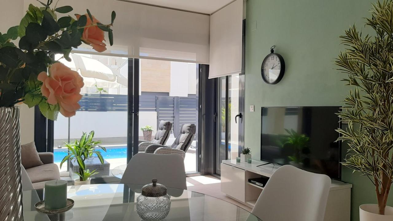 Villa Wilhelmina Torrevieja Eksteriør billede