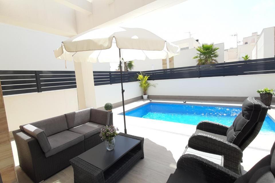 Villa Wilhelmina Torrevieja Eksteriør billede